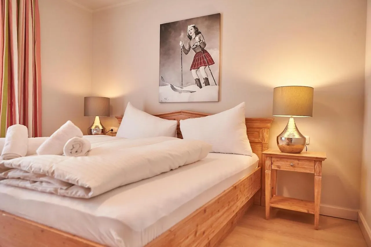 Huettl Relax Appartements Saalbach-Hinterglemm 0*,